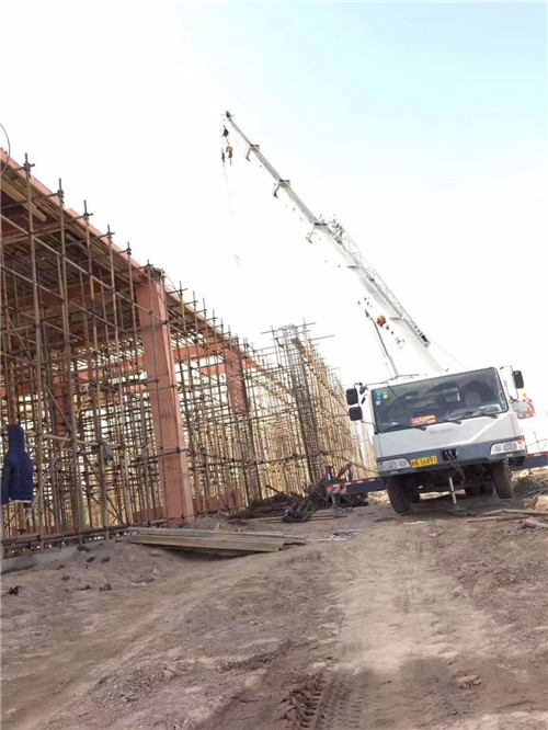 新化县吊车作业的安全注意事项有哪些？