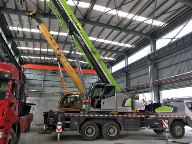 新化县高空车出租需要注意哪些安全事项？