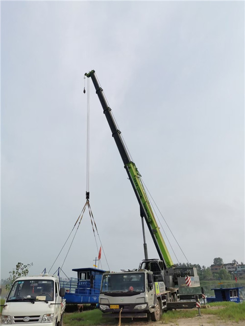 新化县桥梁建设吊装案例